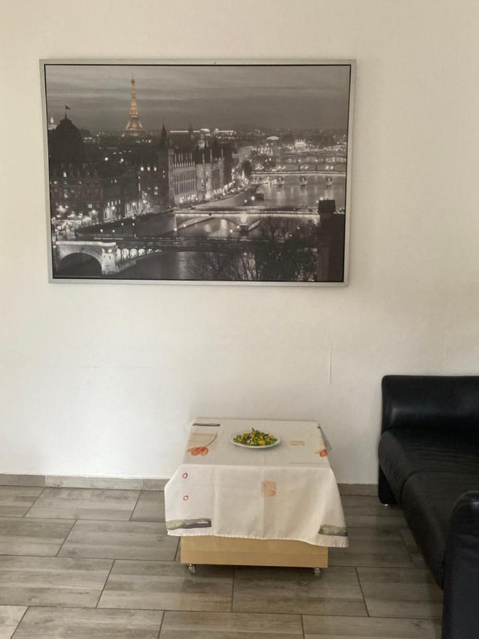 Toll Apartment Mit Privatem Eingang Free Parking Slbst Check-In Netflix 30 Zone Ruhig Дуйсбург Экстерьер фото