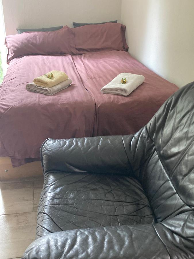 Toll Apartment Mit Privatem Eingang Free Parking Slbst Check-In Netflix 30 Zone Ruhig Дуйсбург Экстерьер фото